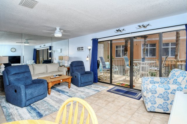 2 Condominium vacation rental located in Anna Maria Island 1