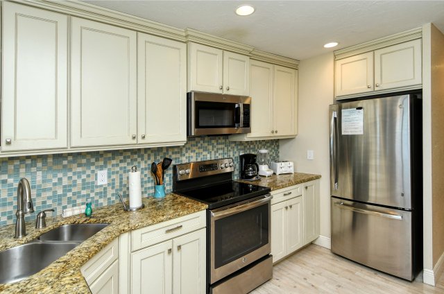 2 Condominium vacation rental located in Anna Maria Island 1