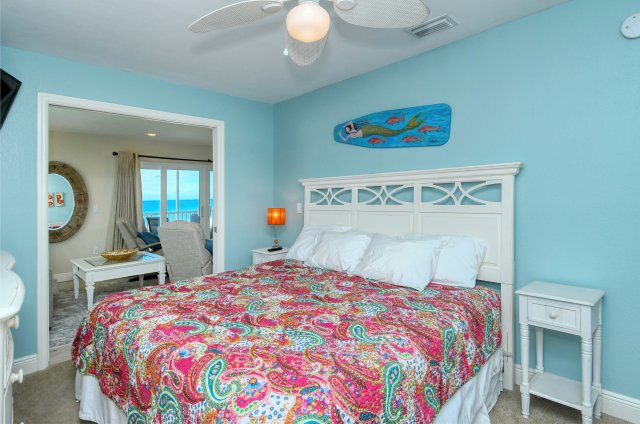 2 Condominium vacation rental located in Anna Maria Island 1