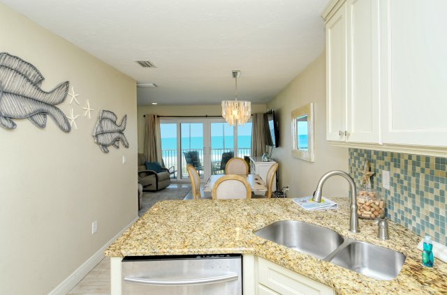 2 Condominium vacation rental located in Anna Maria Island 1