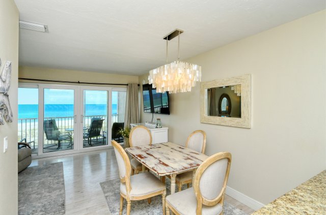 2 Condominium vacation rental located in Anna Maria Island 1