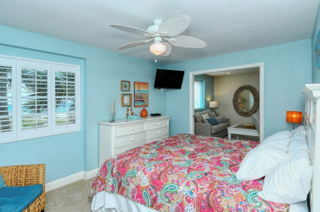 2 Condominium vacation rental located in Anna Maria Island 1