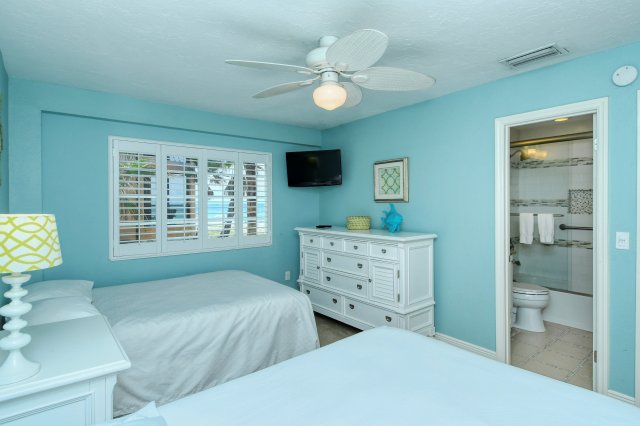 2 Condominium vacation rental located in Anna Maria Island 1