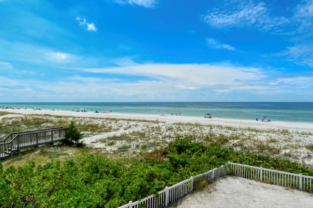 2 Condominium vacation rental located in Anna Maria Island 1