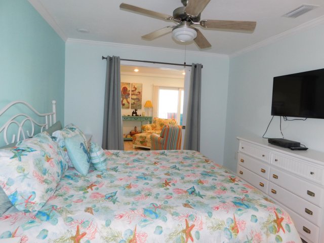 2 Condominium vacation rental located in Anna Maria Island 1