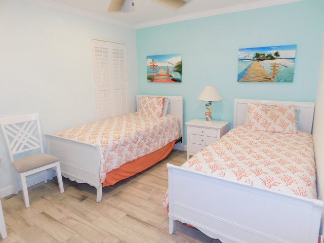 2 Condominium vacation rental located in Anna Maria Island 1