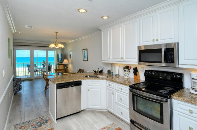 2 Condominium vacation rental located in Anna Maria Island 1