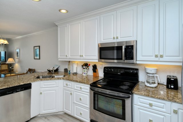 2 Condominium vacation rental located in Anna Maria Island 1