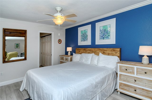 2 Condominium vacation rental located in Anna Maria Island 1