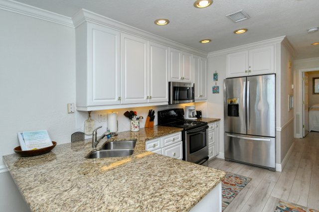 2 Condominium vacation rental located in Anna Maria Island 1