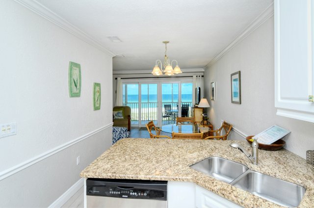 2 Condominium vacation rental located in Anna Maria Island 1