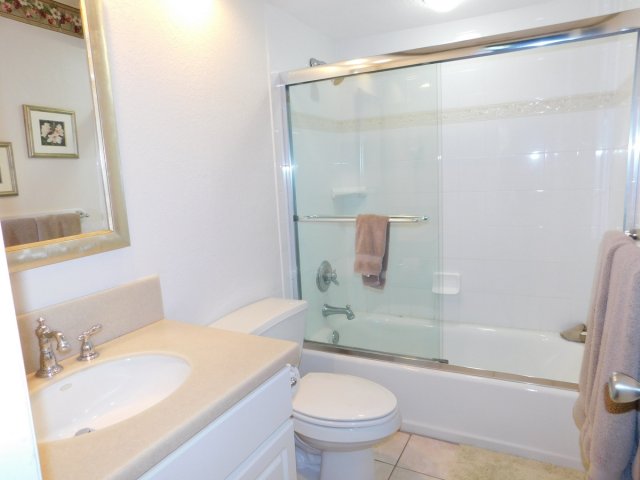 2 Condominium vacation rental located in Anna Maria Island 1