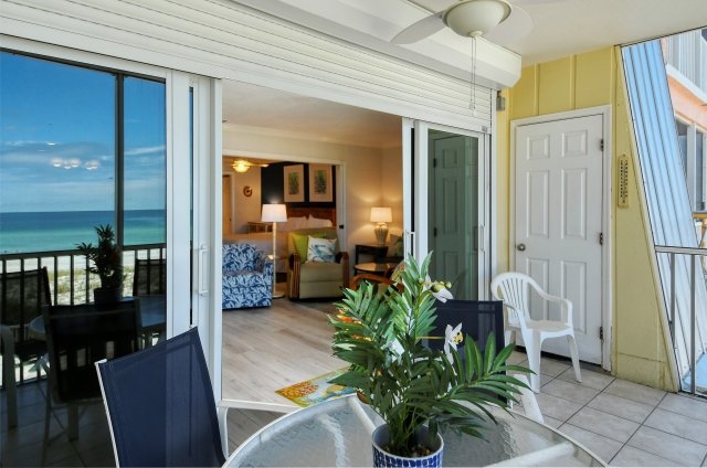 2 Condominium vacation rental located in Anna Maria Island 1