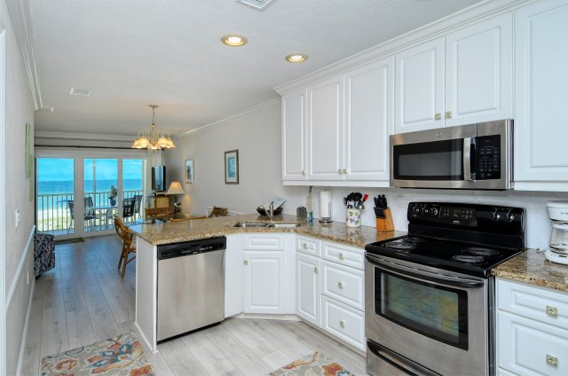 2 Condominium vacation rental located in Anna Maria Island 1