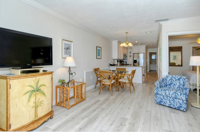 2 Condominium vacation rental located in Anna Maria Island 1