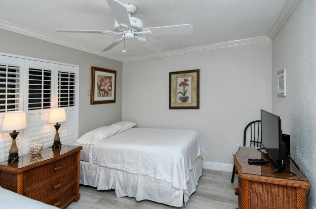 2 Condominium vacation rental located in Anna Maria Island 1