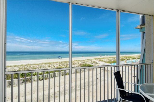 2 Condominium vacation rental located in Anna Maria Island 1