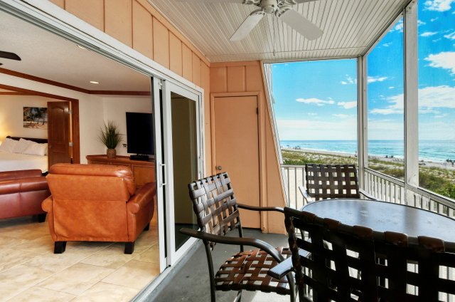 2 Condominium vacation rental located in Anna Maria Island 1