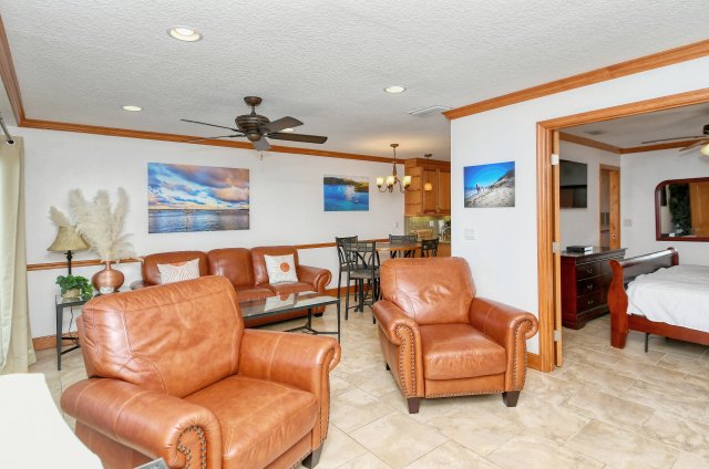 2 Condominium vacation rental located in Anna Maria Island 1