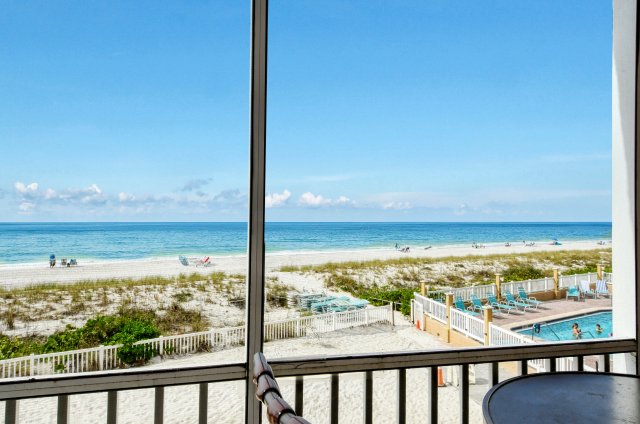 2 Condominium vacation rental located in Anna Maria Island 1