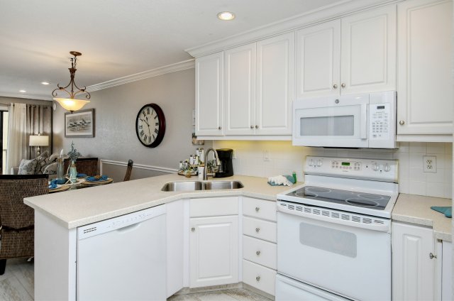 2 Condominium vacation rental located in Anna Maria Island 1