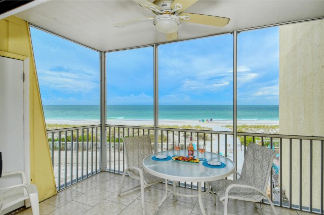 2 Condominium vacation rental located in Anna Maria Island 1