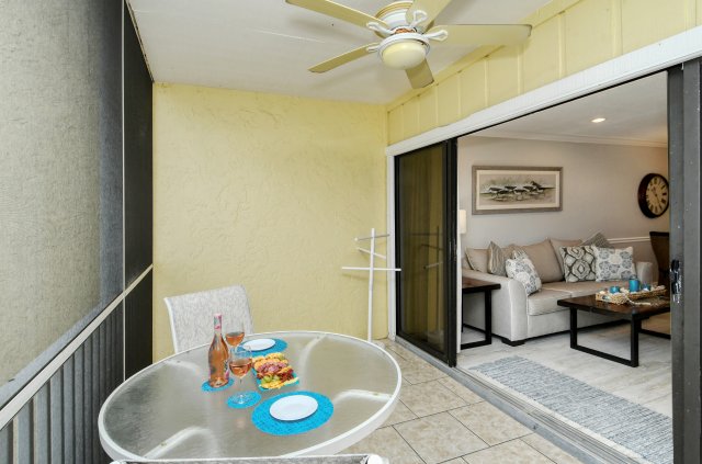 2 Condominium vacation rental located in Anna Maria Island 1