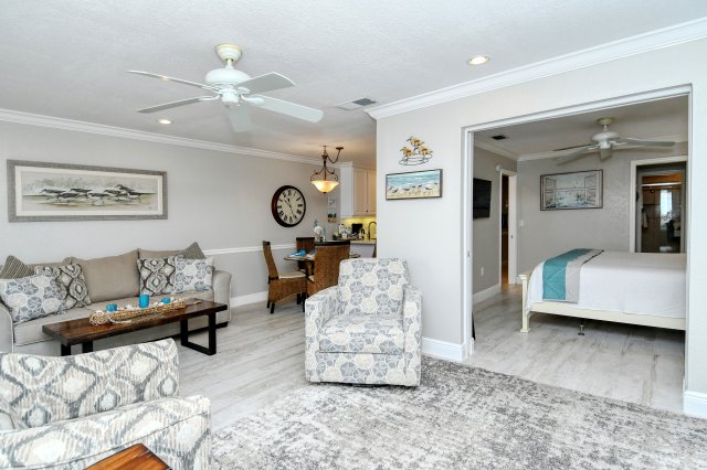 2 Condominium vacation rental located in Anna Maria Island 1