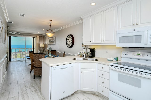 2 Condominium vacation rental located in Anna Maria Island 1