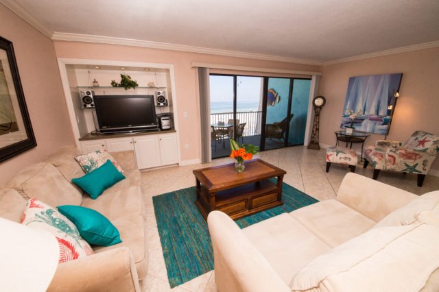 2 Condominium vacation rental located in Anna Maria Island 1