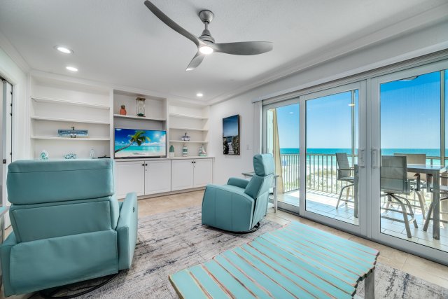 2 Condominium vacation rental located in Anna Maria Island 1