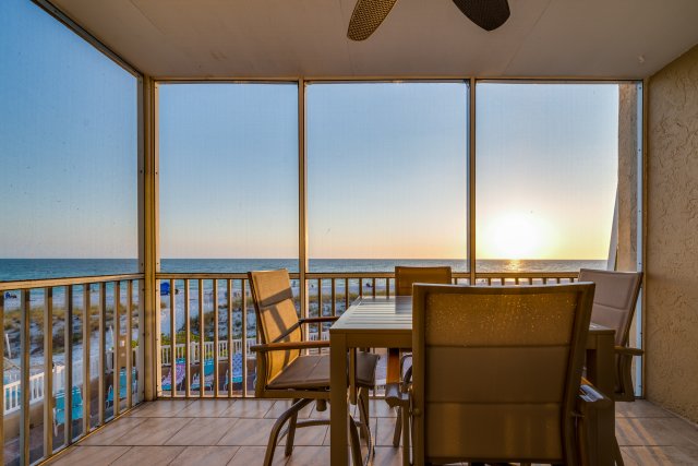 2 Condominium vacation rental located in Anna Maria Island 1