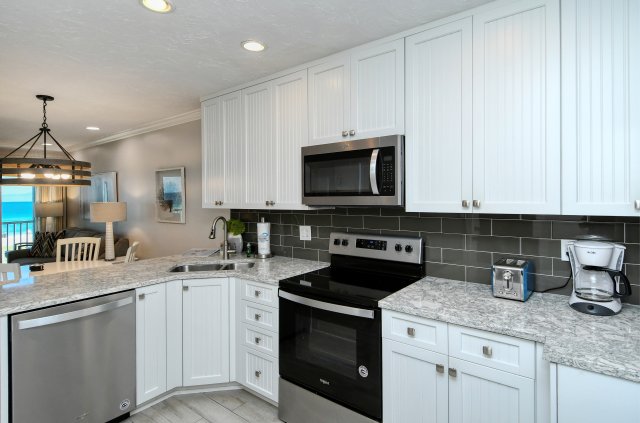 2 Condominium vacation rental located in Anna Maria Island 1