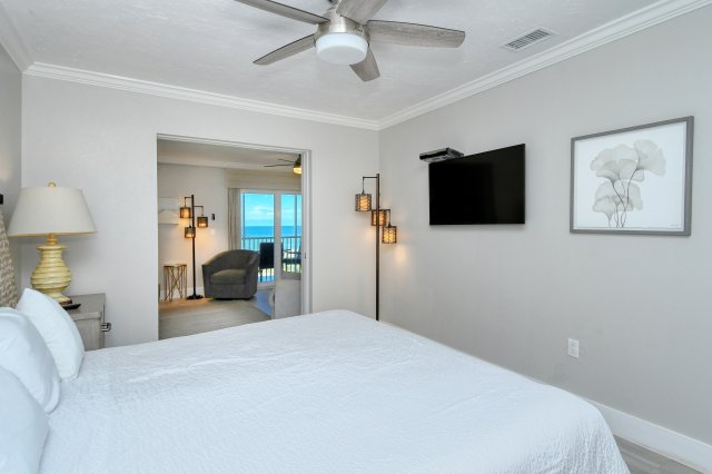 2 Condominium vacation rental located in Anna Maria Island 1