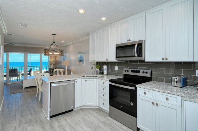 2 Condominium vacation rental located in Anna Maria Island 1