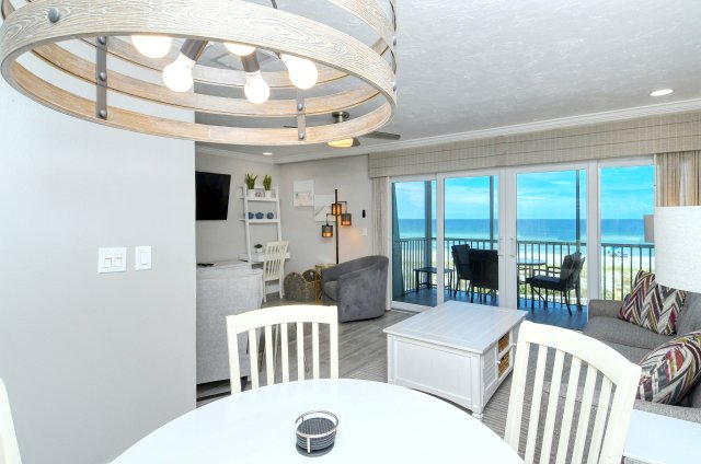 2 Condominium vacation rental located in Anna Maria Island 1