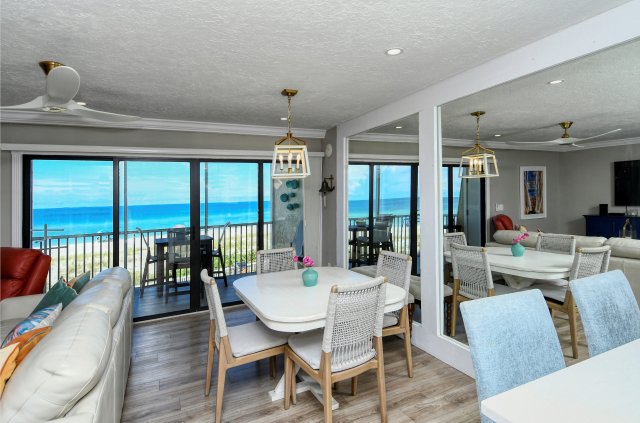 2 Condominium vacation rental located in Anna Maria Island 1