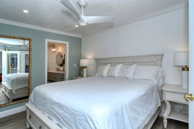 2 Condominium vacation rental located in Anna Maria Island 1