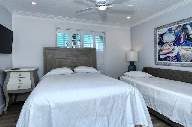 2 Condominium vacation rental located in Anna Maria Island 1