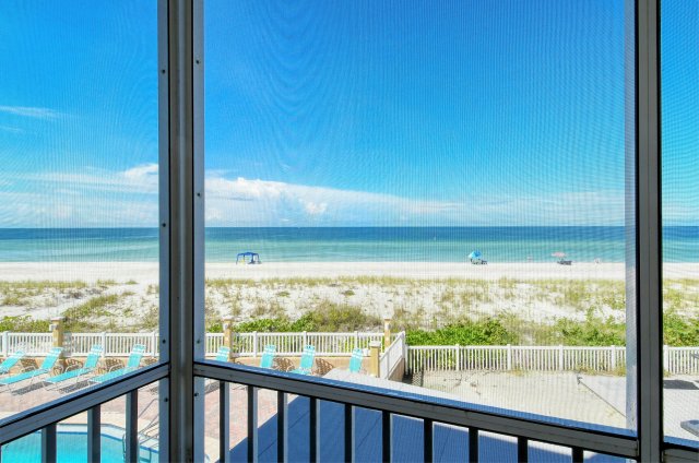 2 Condominium vacation rental located in Anna Maria Island 1