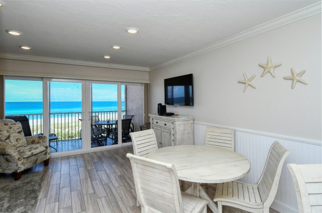 2 Condominium vacation rental located in Anna Maria Island 1