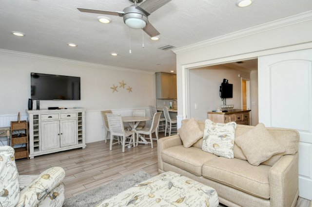 2 Condominium vacation rental located in Anna Maria Island 1