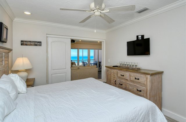 2 Condominium vacation rental located in Anna Maria Island 1