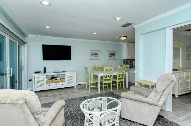 2 Condominium vacation rental located in Anna Maria Island 1