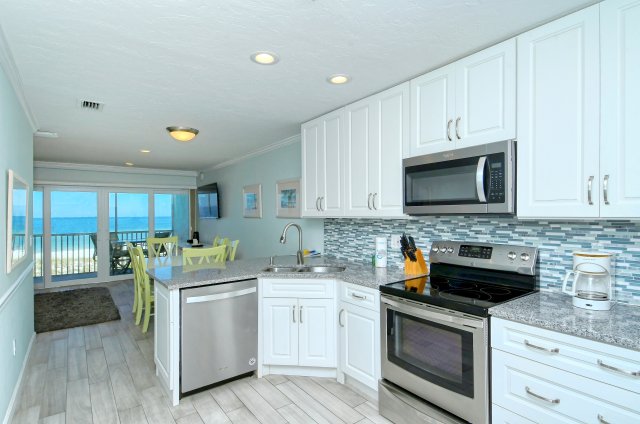 2 Condominium vacation rental located in Anna Maria Island 1