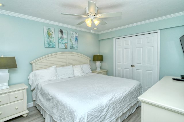 2 Condominium vacation rental located in Anna Maria Island 1