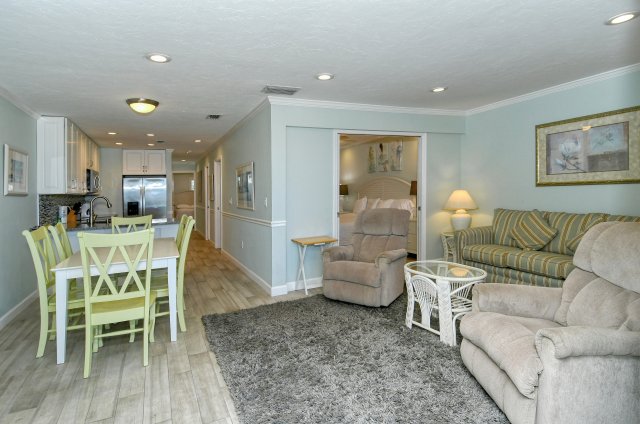 2 Condominium vacation rental located in Anna Maria Island 1