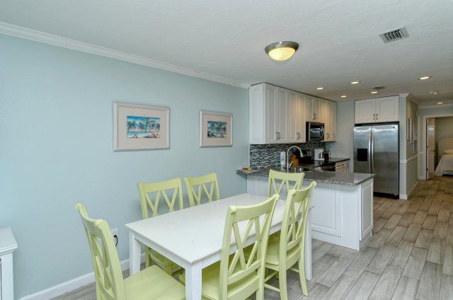 2 Condominium vacation rental located in Anna Maria Island 1