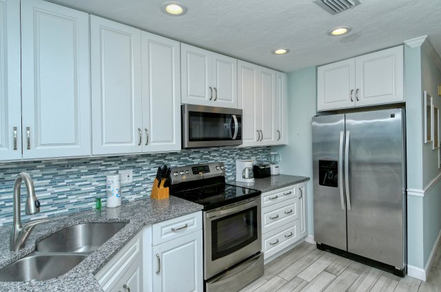 2 Condominium vacation rental located in Anna Maria Island 1