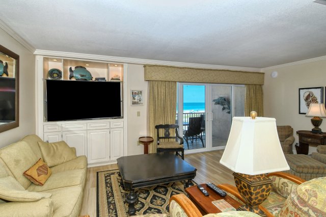 2 Condominium vacation rental located in Anna Maria Island 1